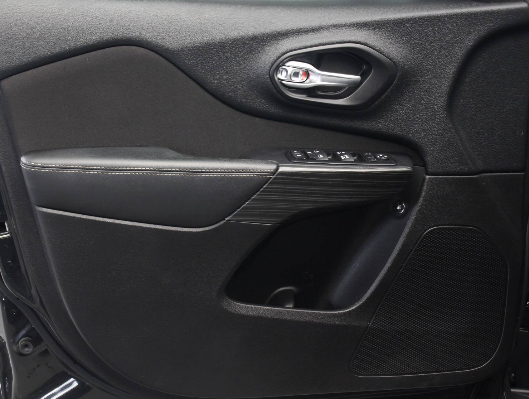 Florida Fine Cars - Used JEEP CHEROKEE 2015 WEST PALM LATITUDE