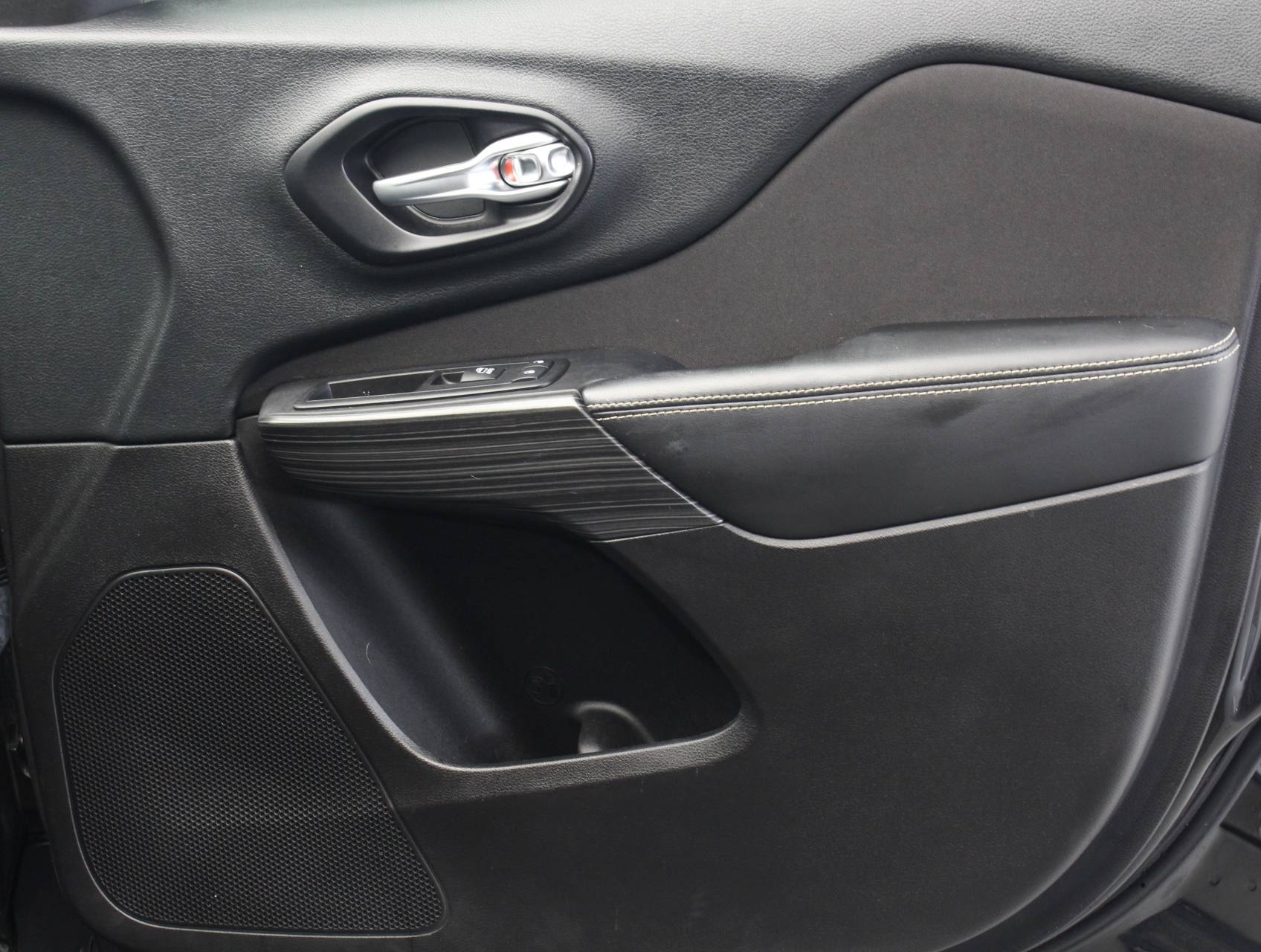 Florida Fine Cars - Used JEEP CHEROKEE 2015 WEST PALM LATITUDE