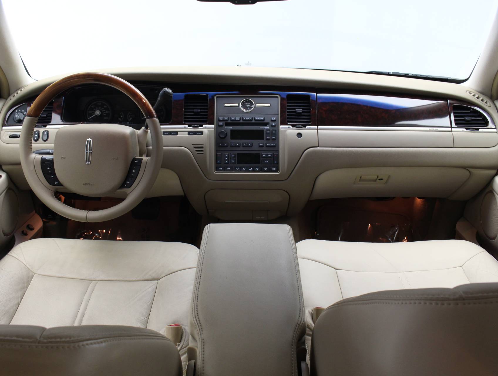 Florida Fine Cars - Used LINCOLN TOWN CAR 2011 WEST PALM SIGNATURE LIMITED