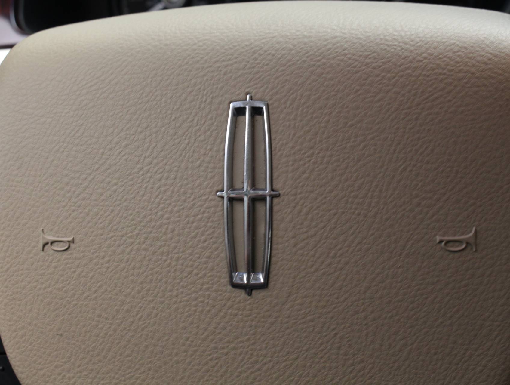 Florida Fine Cars - Used LINCOLN TOWN CAR 2011 WEST PALM SIGNATURE LIMITED