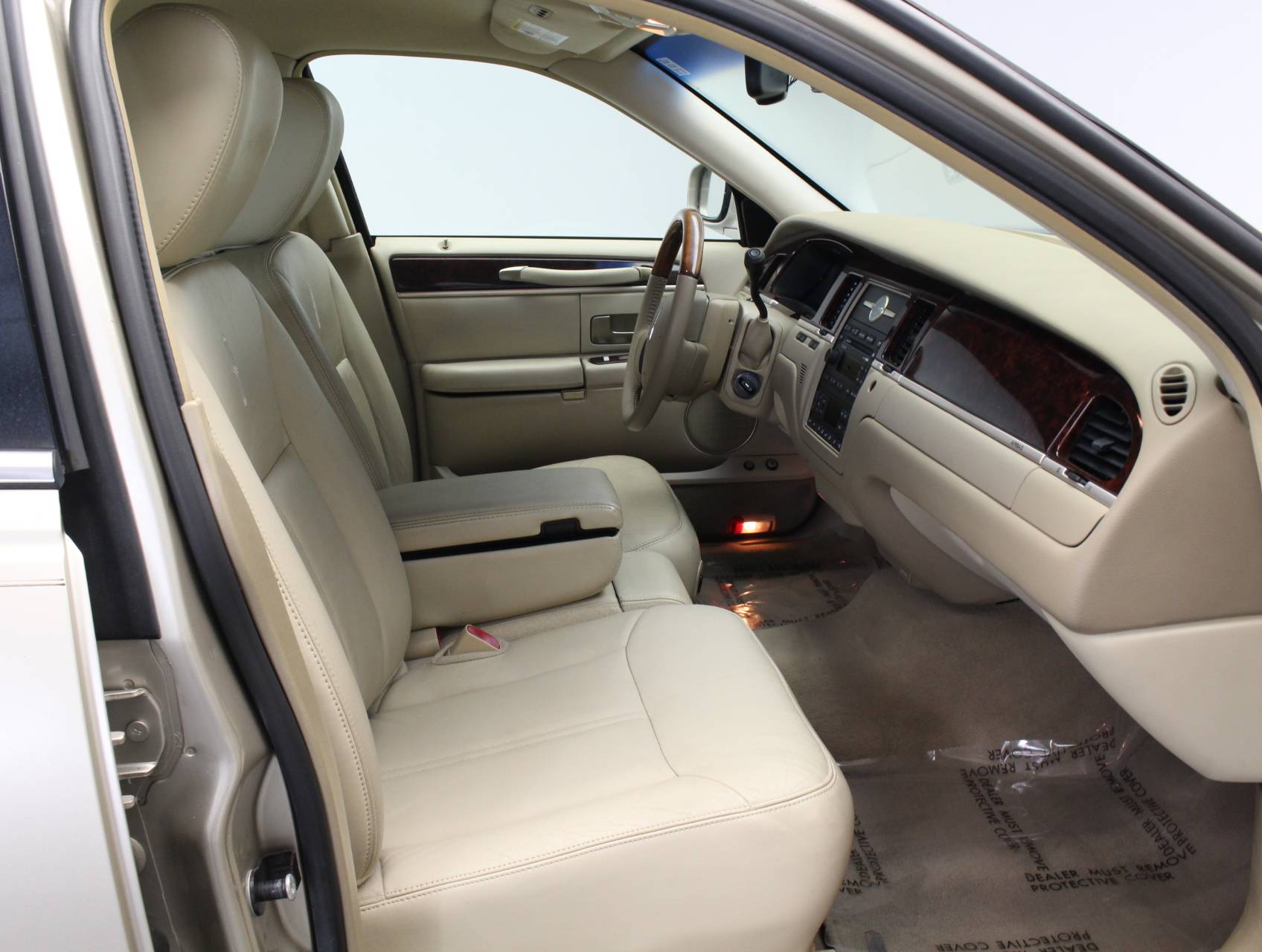 Florida Fine Cars - Used LINCOLN TOWN CAR 2011 WEST PALM SIGNATURE LIMITED