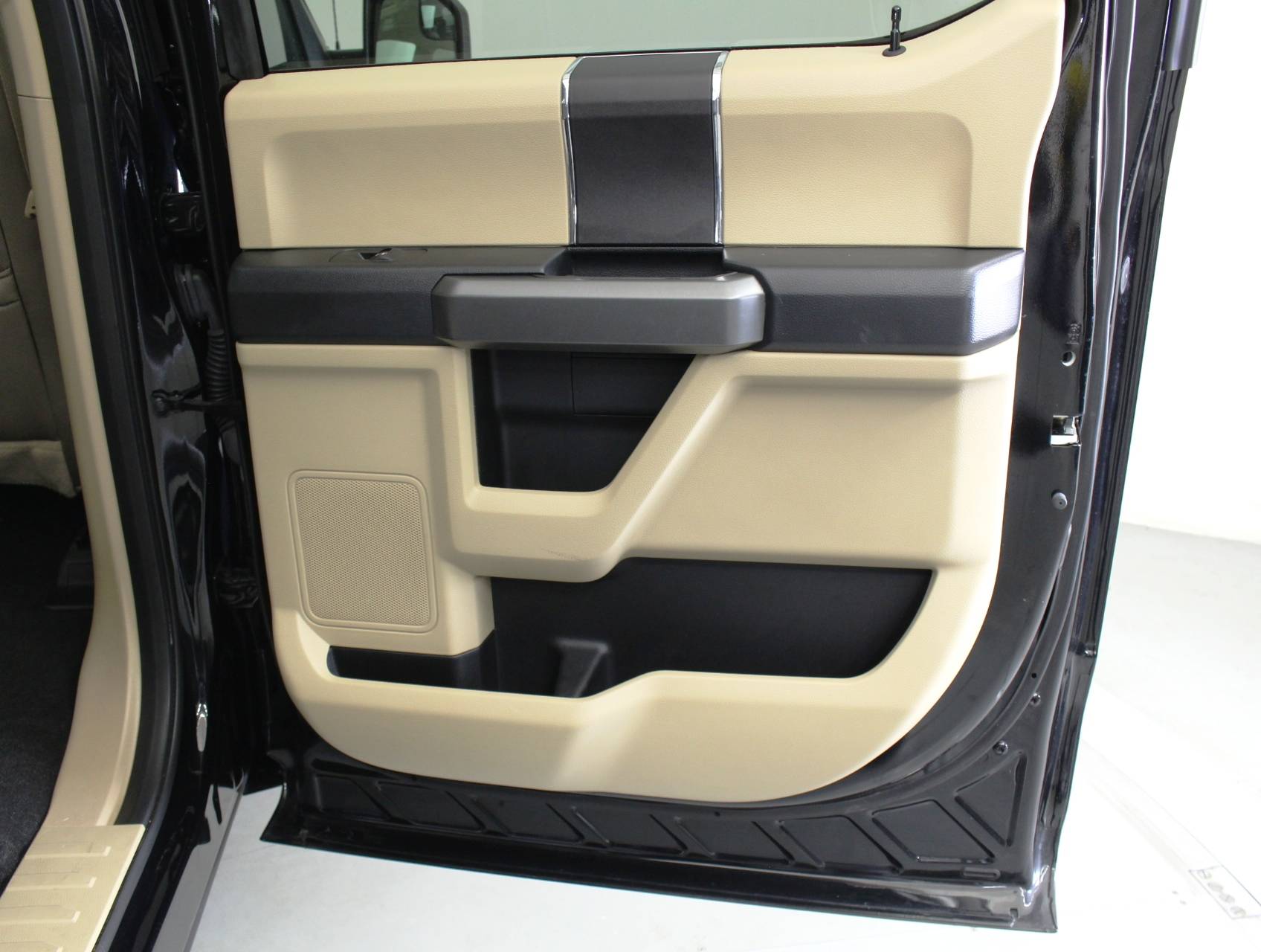 Florida Fine Cars - Used FORD F 150 2018 MIAMI Xlt Supercrew