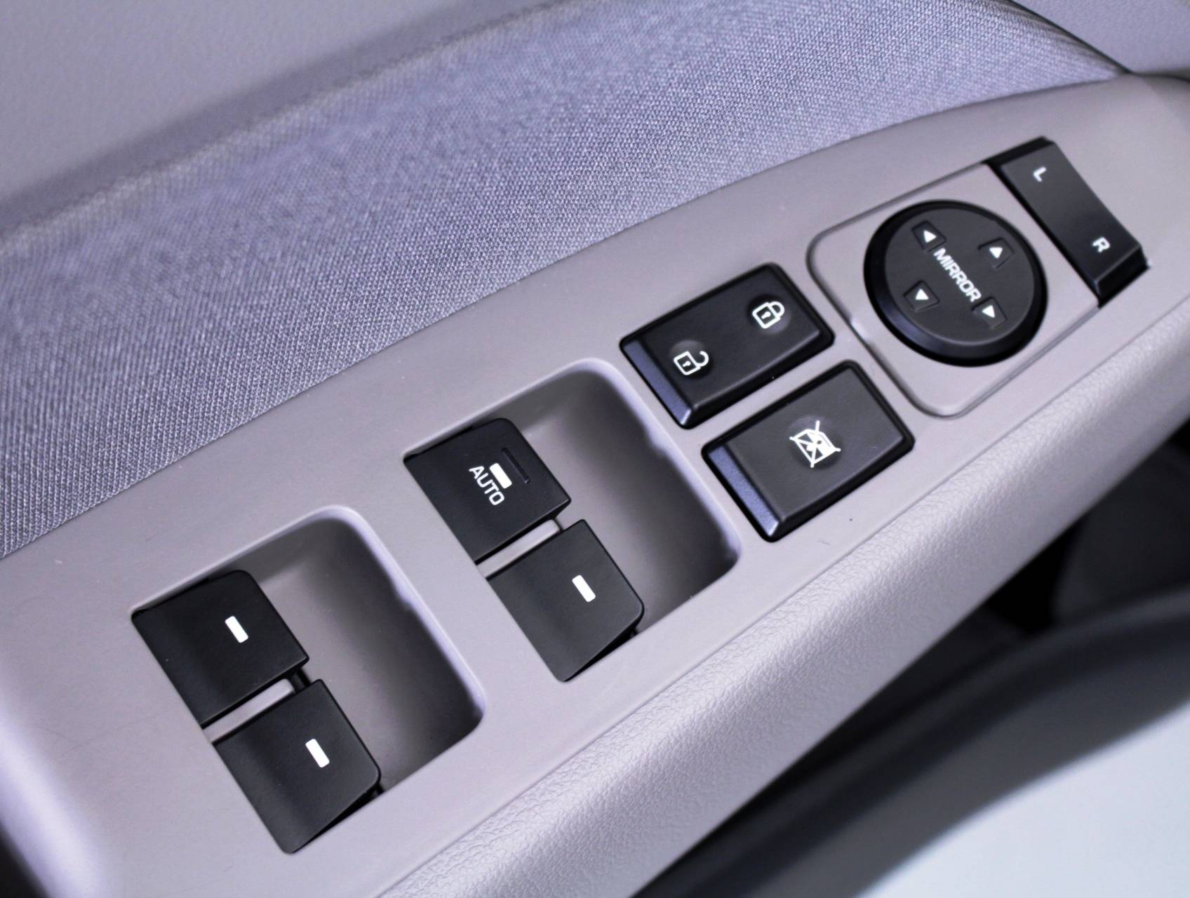 Florida Fine Cars - Used HYUNDAI ELANTRA 2018 HOLLYWOOD Value Edition