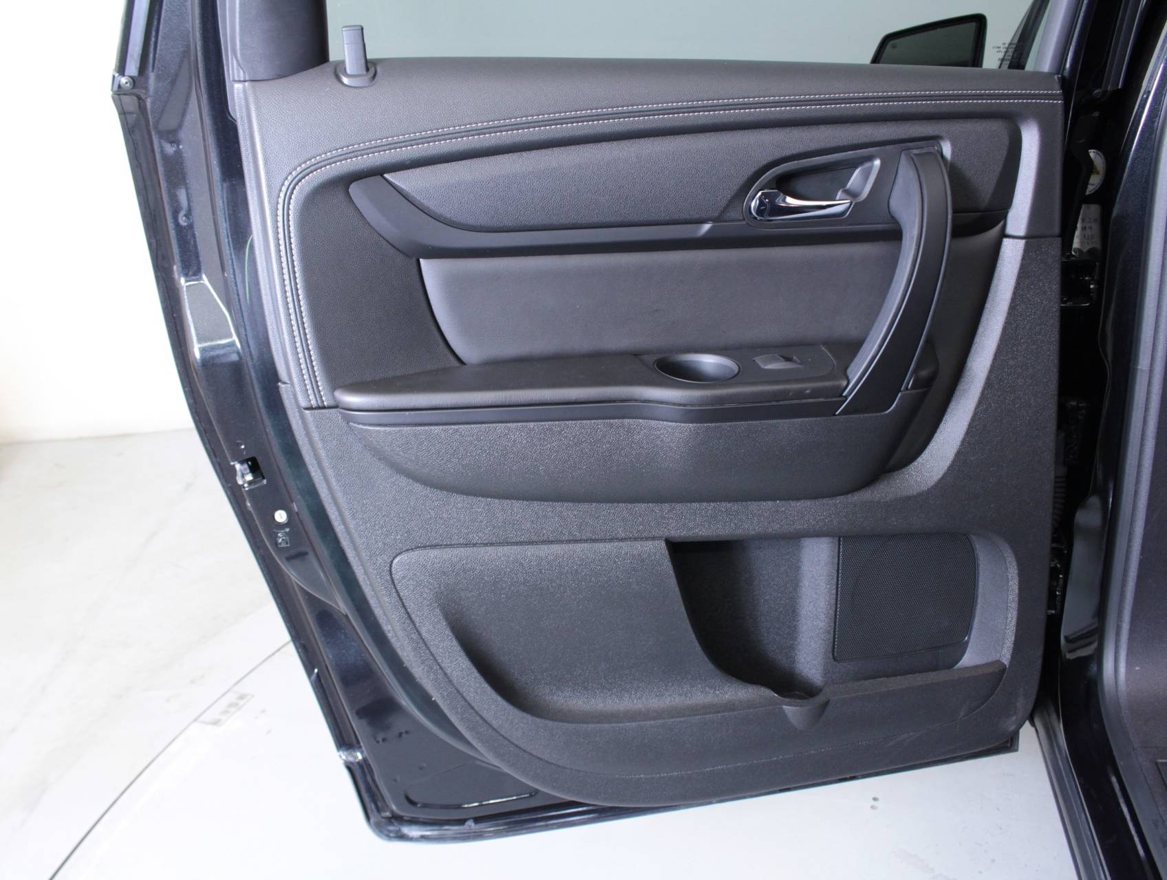 Florida Fine Cars - Used CHEVROLET TRAVERSE 2015 MARGATE 2LT