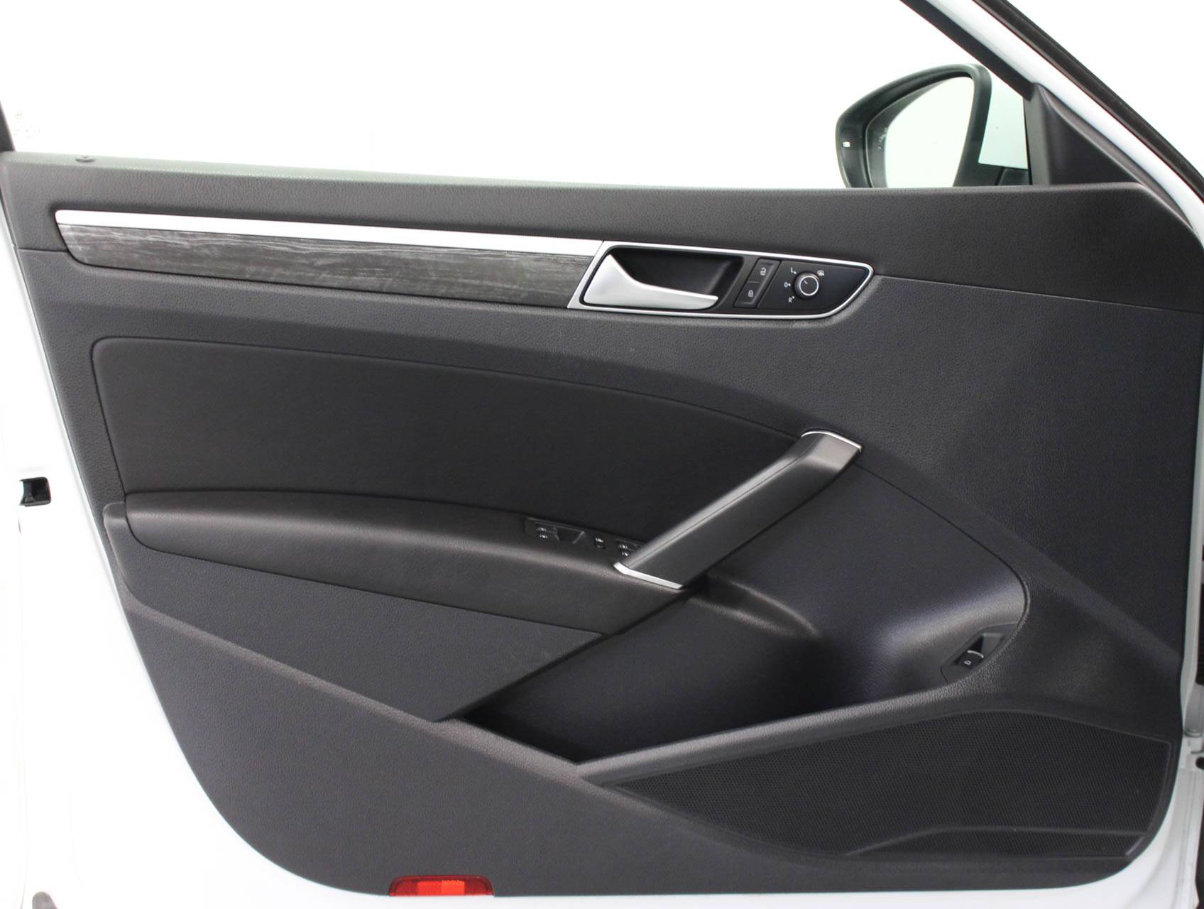 Florida Fine Cars - Used VOLKSWAGEN PASSAT 2016 MARGATE Se Tech