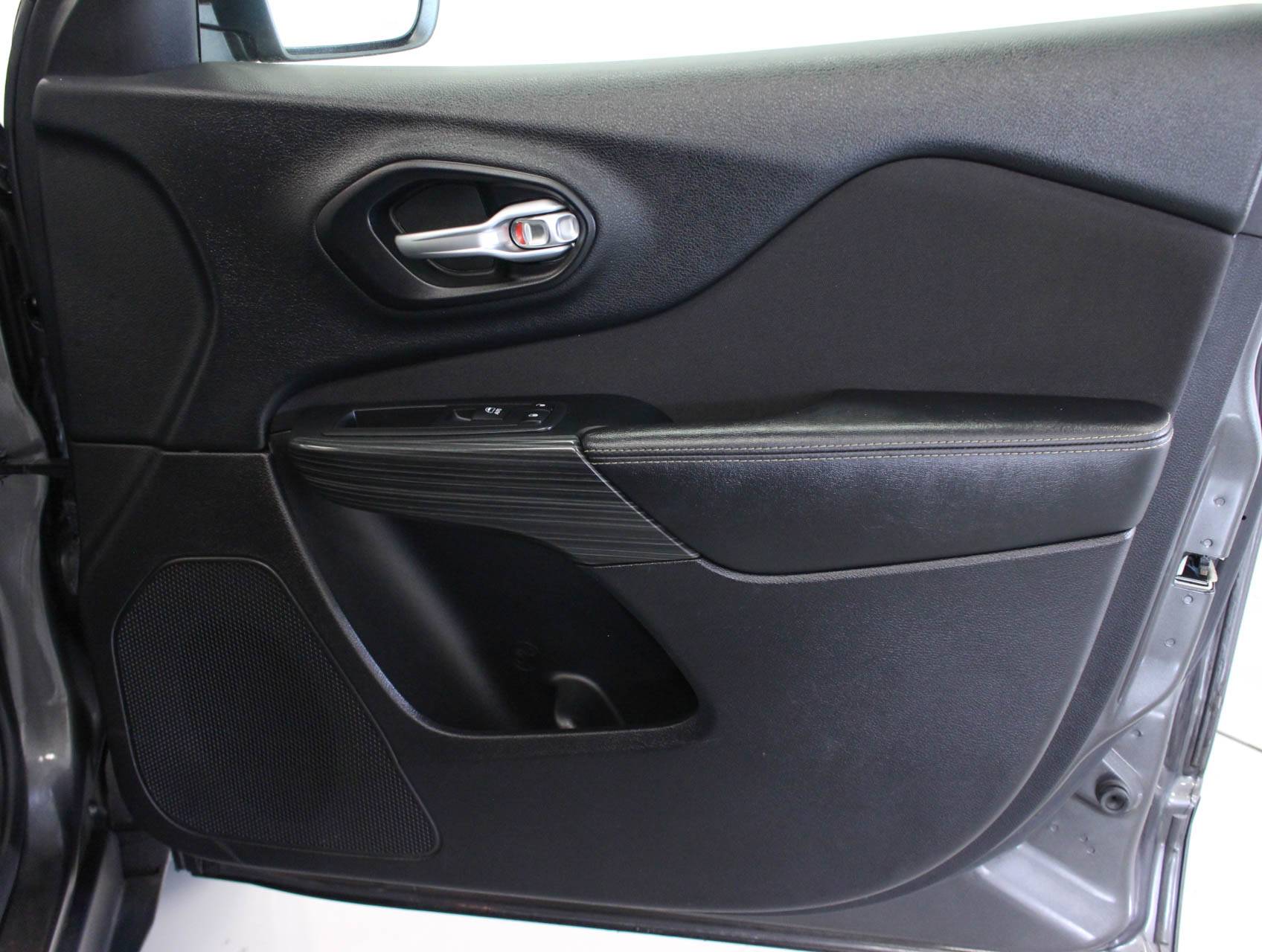 Florida Fine Cars - Used JEEP CHEROKEE 2016 MIAMI LATITUDE