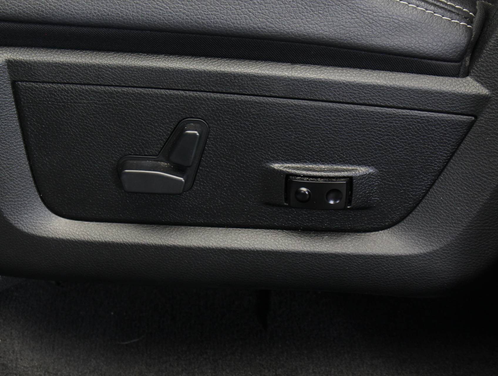 Florida Fine Cars - Used RAM 1500 2018 WEST PALM Lonestar Silver