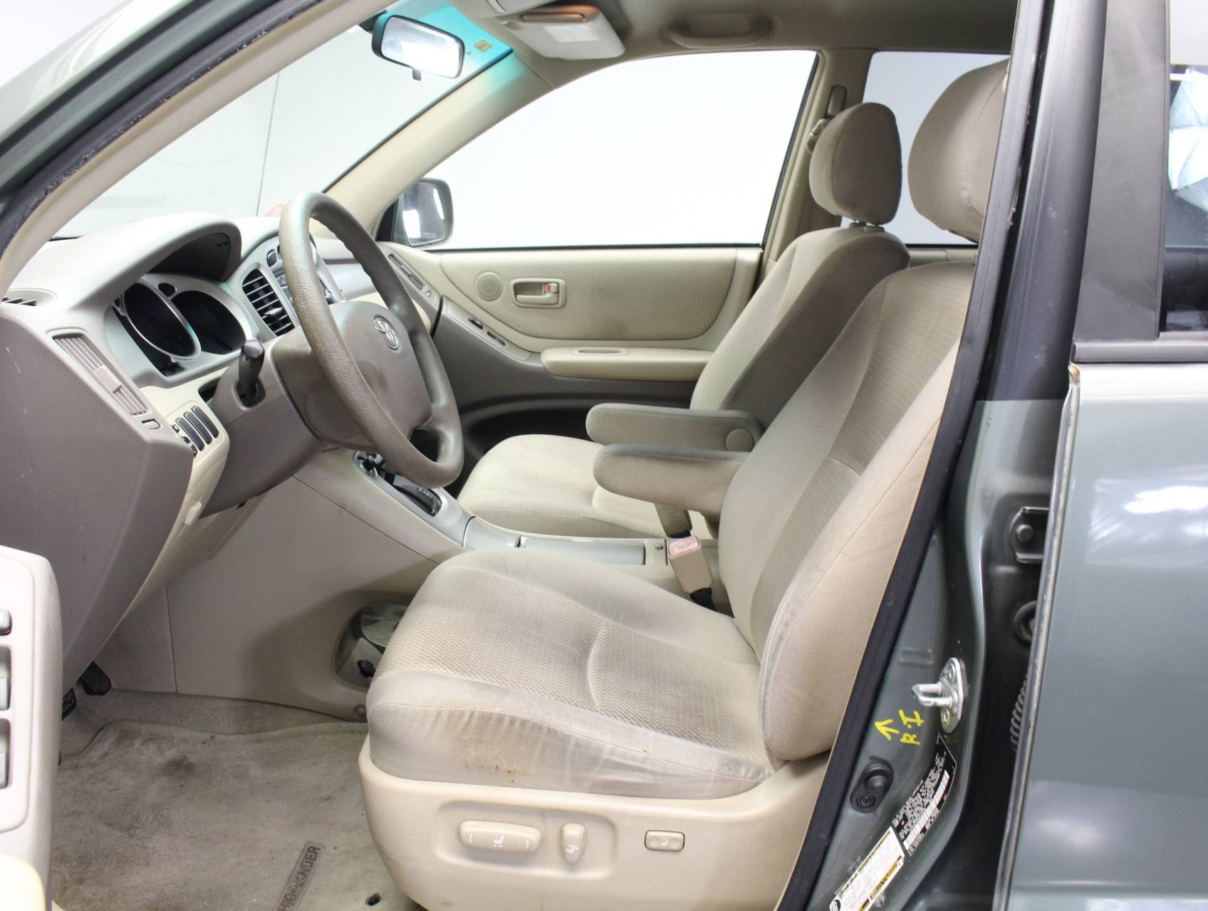 Florida Fine Cars - Used TOYOTA HIGHLANDER 2005 WEST PALM BASE