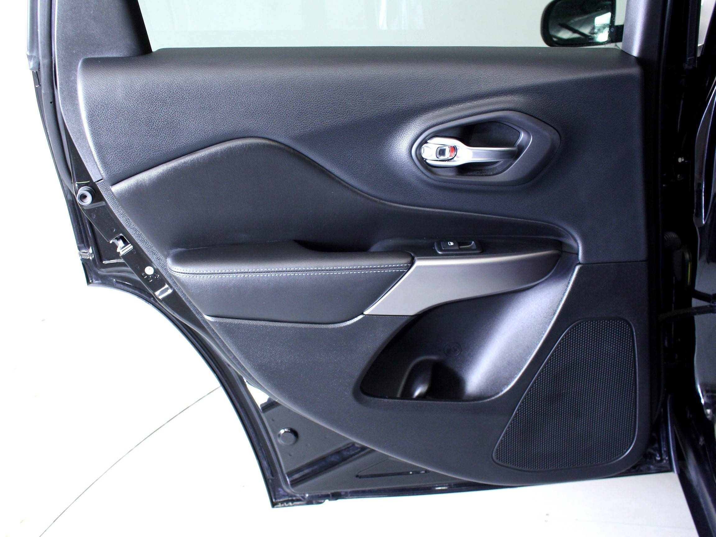 Florida Fine Cars - Used JEEP CHEROKEE 2019 HOLLYWOOD Latitude Plus 4x4