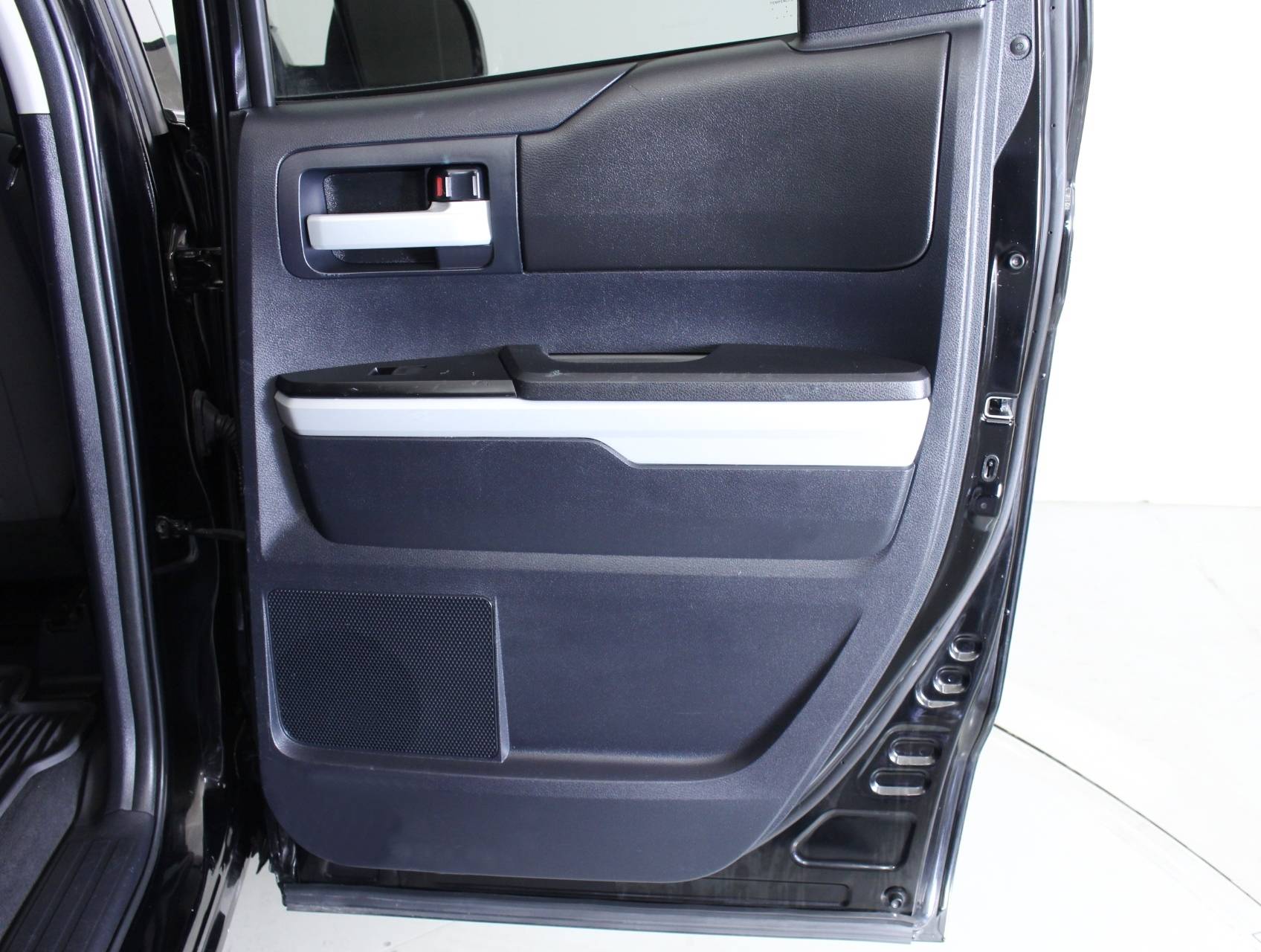 Florida Fine Cars - Used TOYOTA TUNDRA 2016 MIAMI Sr5