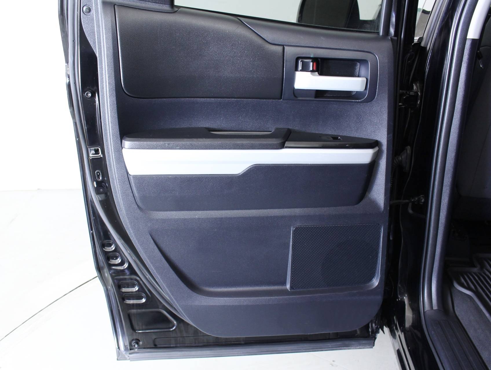 Florida Fine Cars - Used TOYOTA TUNDRA 2016 MIAMI Sr5