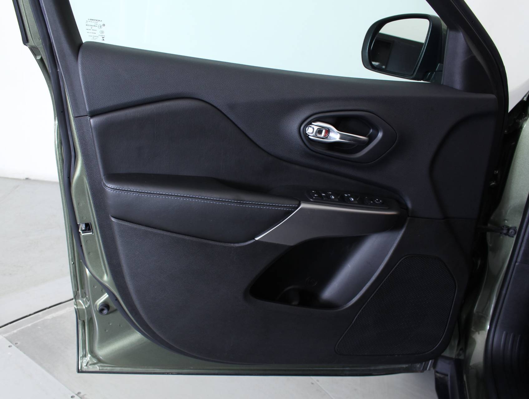 Florida Fine Cars - Used JEEP CHEROKEE 2019 MIAMI LATITUDE