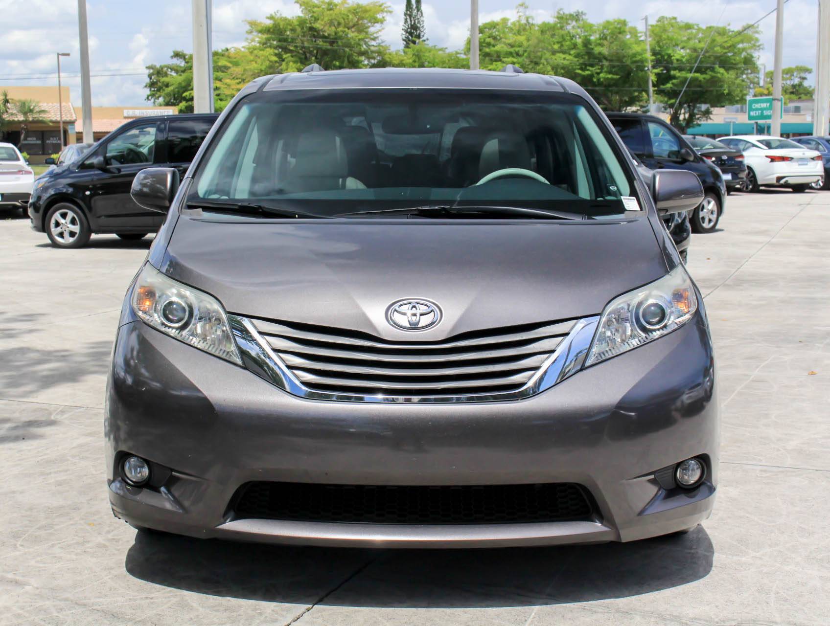 Florida Fine Cars - Used TOYOTA SIENNA 2013 WEST PALM XLE