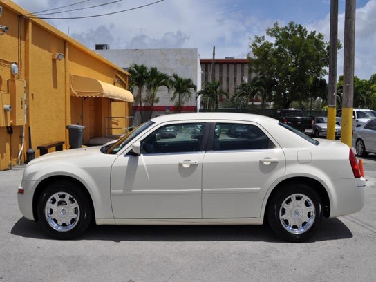 Florida Fine Cars - Used CHRYSLER 300 2005 HOLLYWOOD Touring