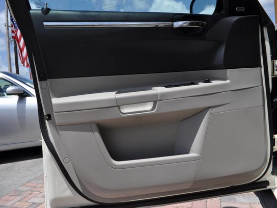 Florida Fine Cars - Used CHRYSLER 300 2005 HOLLYWOOD Touring