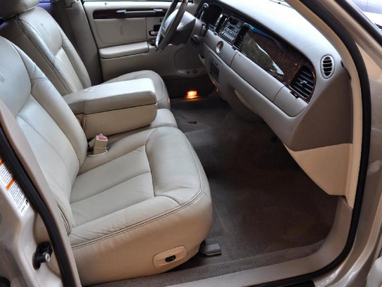 Florida Fine Cars - Used LINCOLN TOWN CAR 2002 HOLLYWOOD Cartier