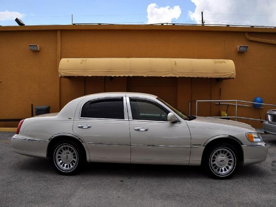 Florida Fine Cars - Used LINCOLN TOWN CAR 2002 HOLLYWOOD Cartier