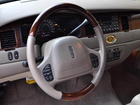 Florida Fine Cars - Used LINCOLN TOWN CAR 2002 HOLLYWOOD Cartier