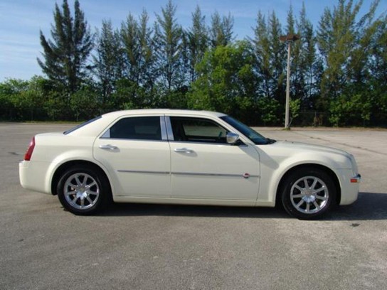 Florida Fine Cars - Used CHRYSLER 300 2007 MIAMI 300C
