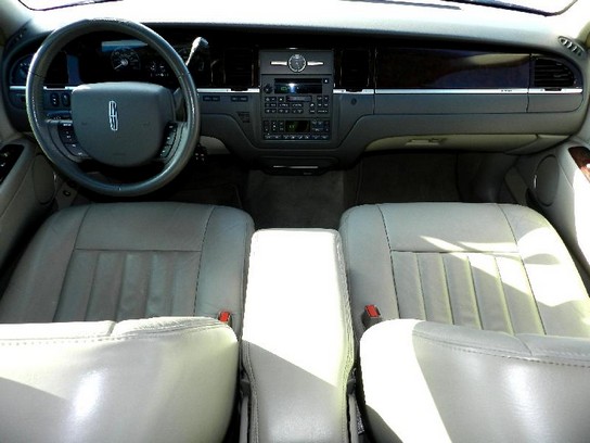 Florida Fine Cars - Used LINCOLN TOWN CAR 2006 MIAMI Signature