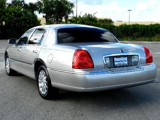 Florida Fine Cars - Used LINCOLN TOWN CAR 2006 MIAMI Signature
