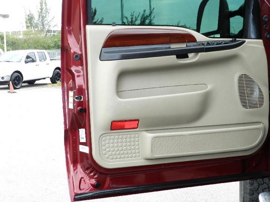 Florida Fine Cars - Used FORD TRUCK F250 SUPER DUTY 2005 MIAMI LARIAT 4WD