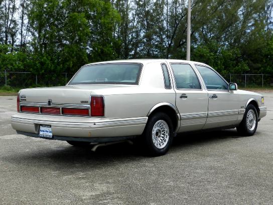 Florida Fine Cars - Used LINCOLN TOWN CAR 1997 MIAMI Signature