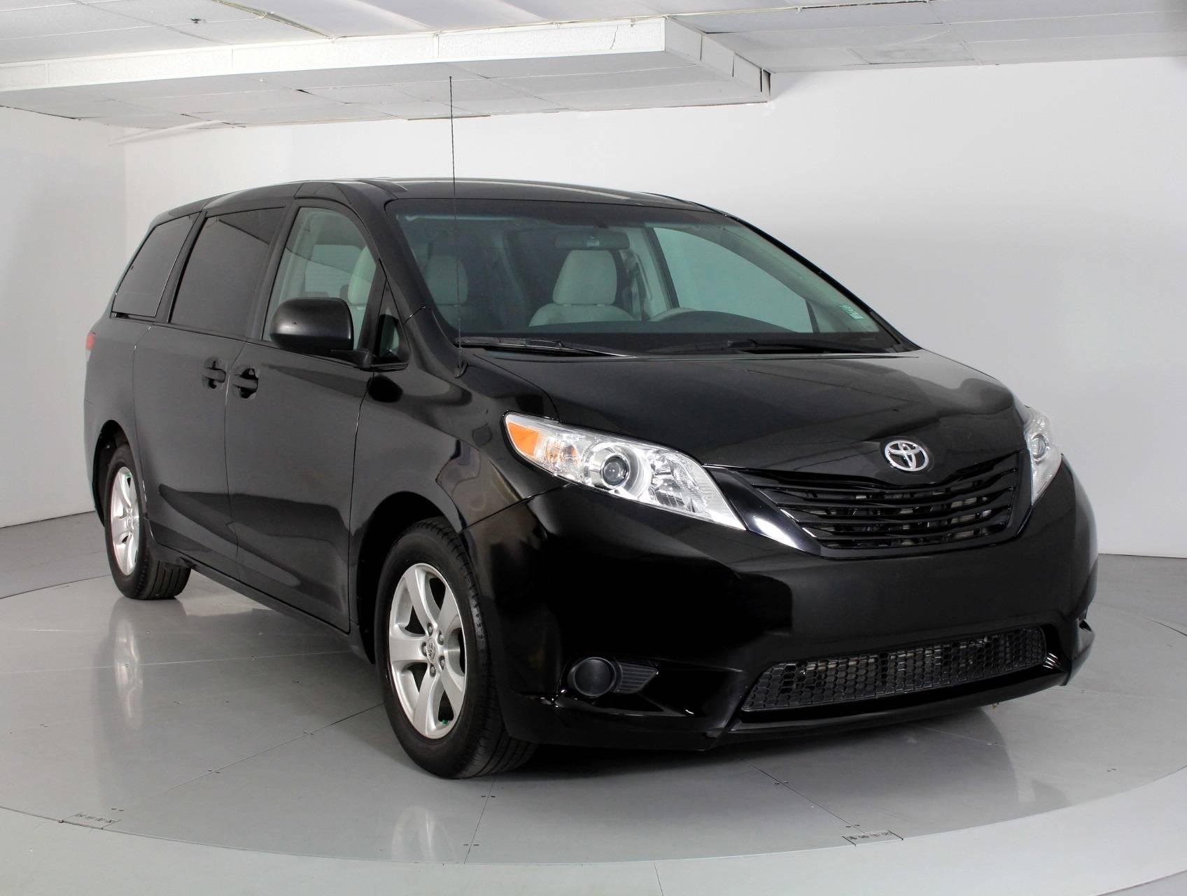 Florida Fine Cars - Used TOYOTA SIENNA 2013 MIAMI LE