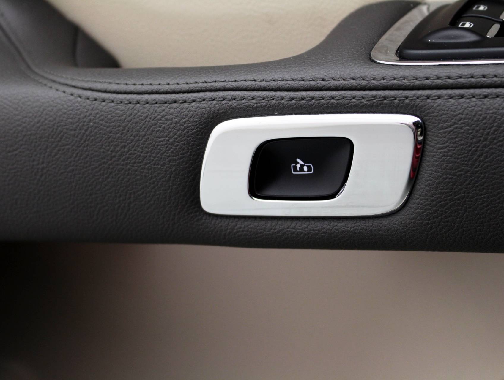 Florida Fine Cars - Used LINCOLN CONTINENTAL 2017 MIAMI PREMIER