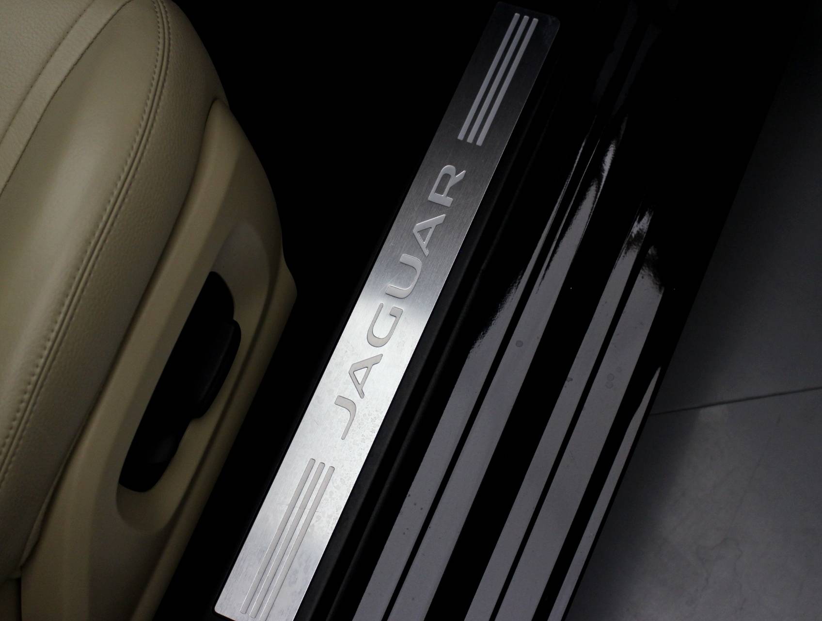 Florida Fine Cars - Used JAGUAR XF 2014 WEST PALM 