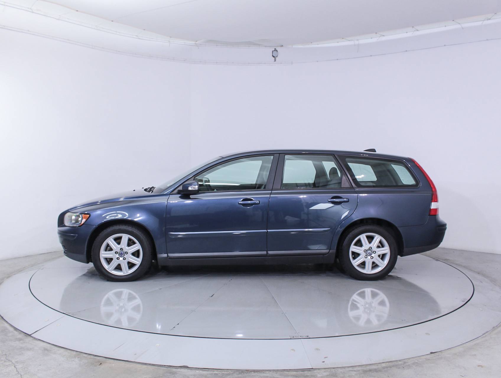 Florida Fine Cars - Used VOLVO V50 2007 HOLLYWOOD 2.4I