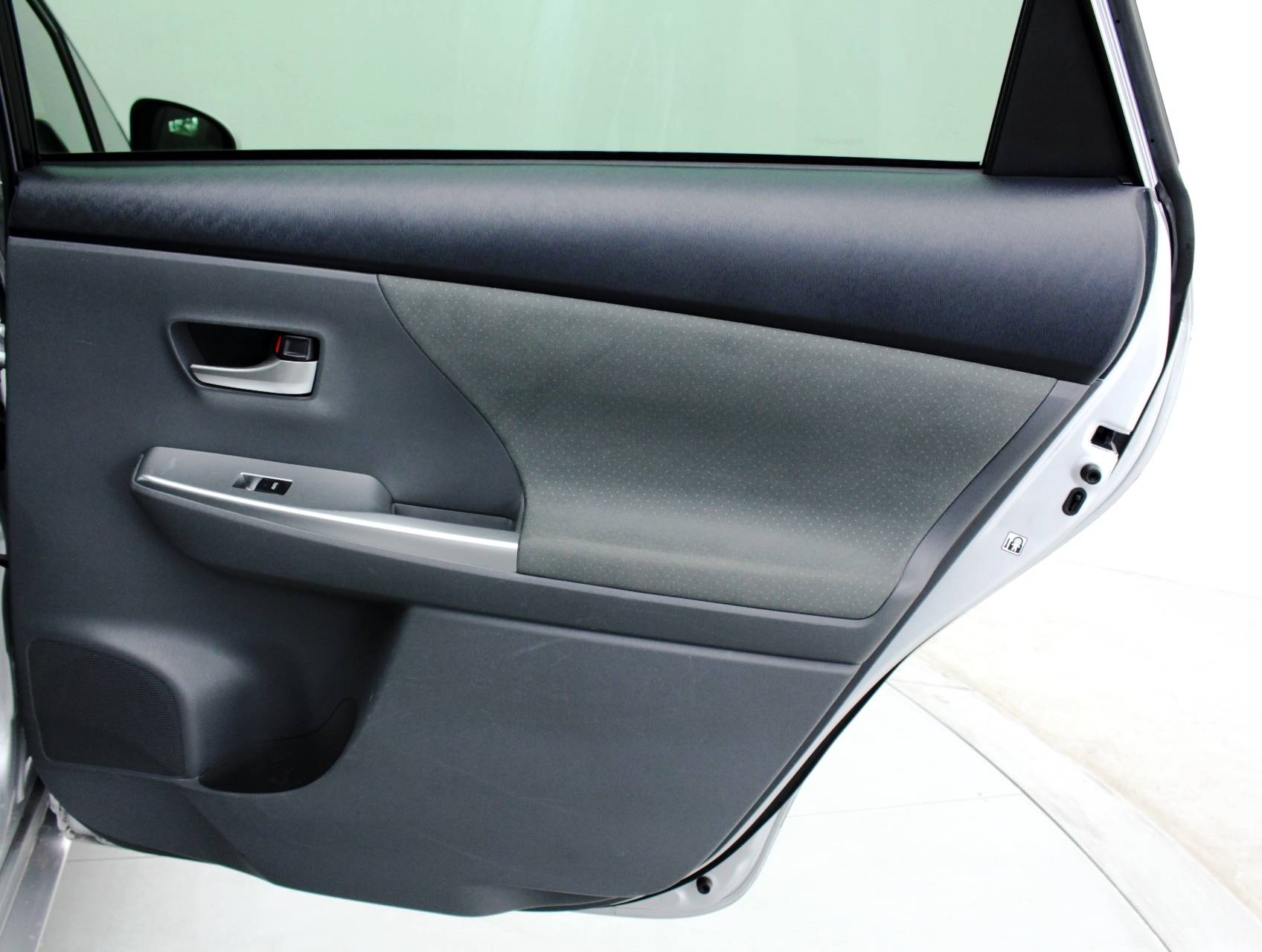 Florida Fine Cars - Used TOYOTA PRIUS V 2014 HOLLYWOOD 3