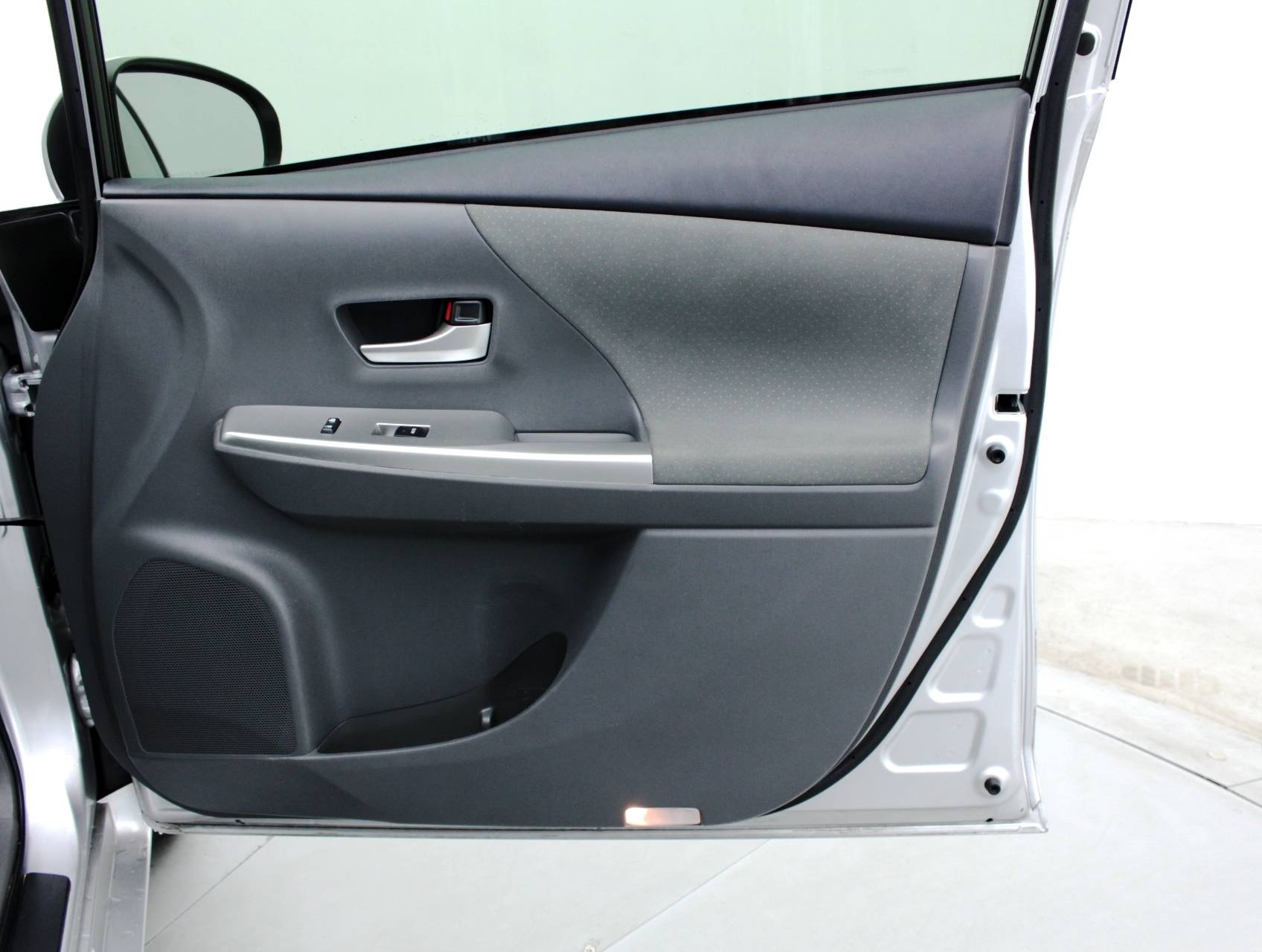 Florida Fine Cars - Used TOYOTA PRIUS V 2014 HOLLYWOOD 3