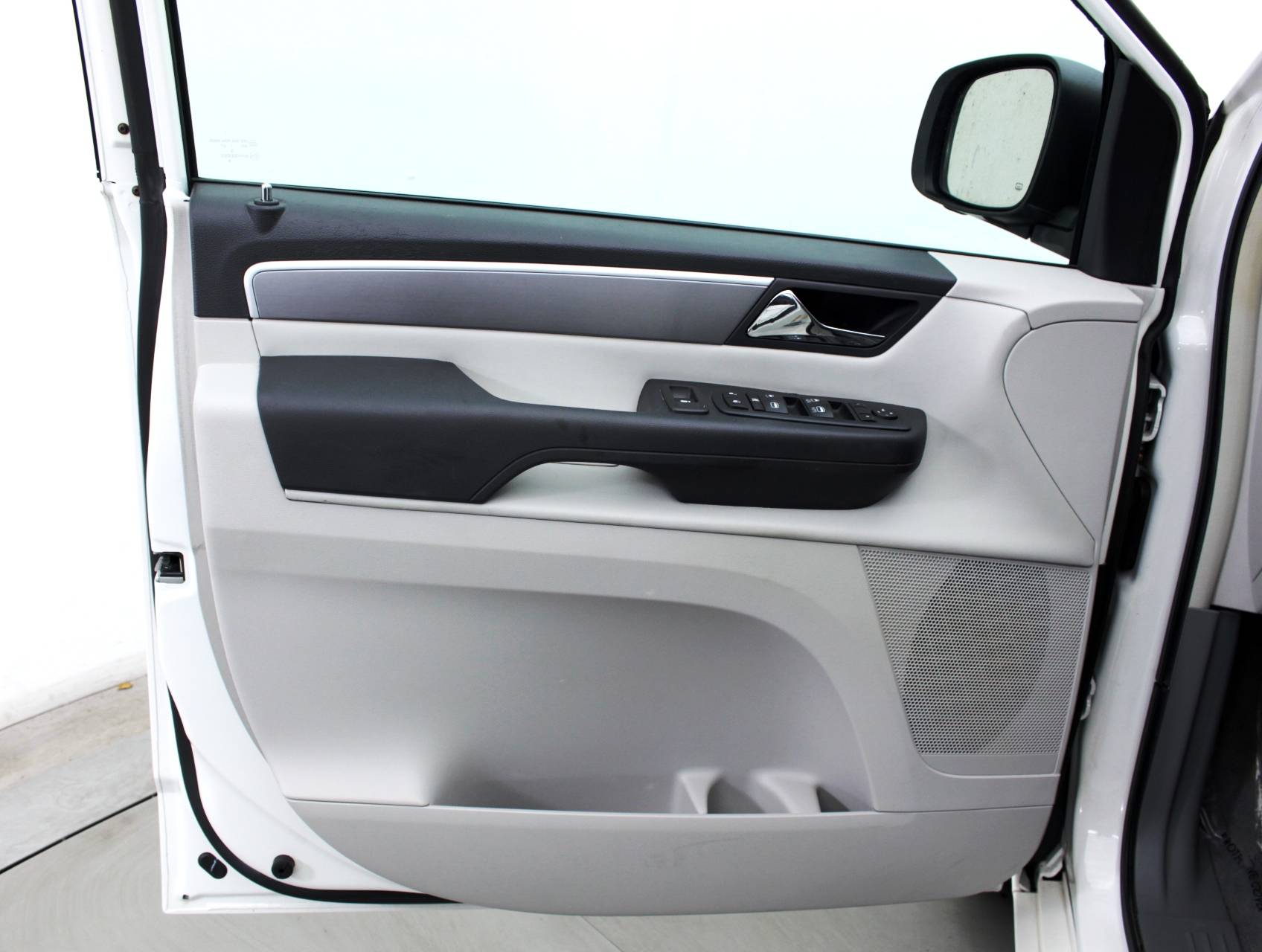 Florida Fine Cars - Used VOLKSWAGEN ROUTAN 2012 MIAMI SE