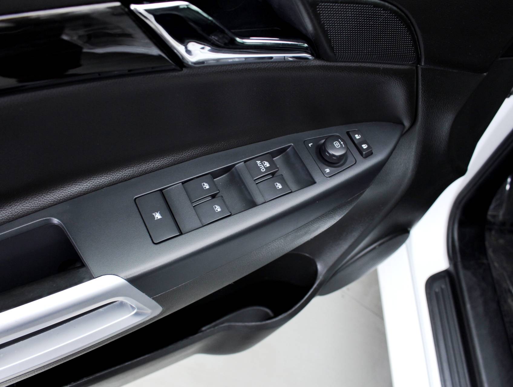 Florida Fine Cars - Used CHEVROLET CAPTIVA SPORT 2015 MIAMI LTZ