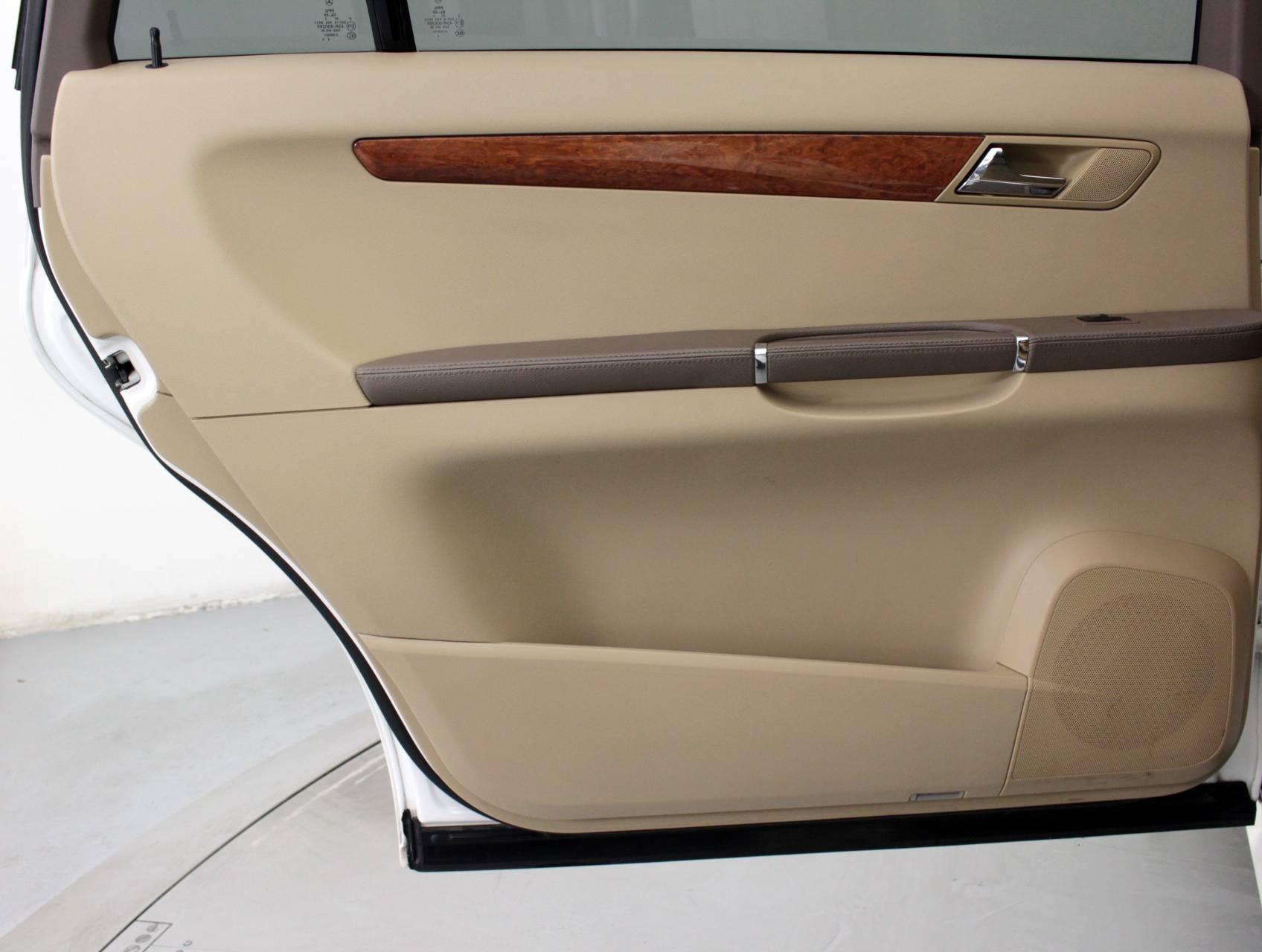 Florida Fine Cars - Used MERCEDES-BENZ R CLASS 2006 MIAMI R350 4MATIC