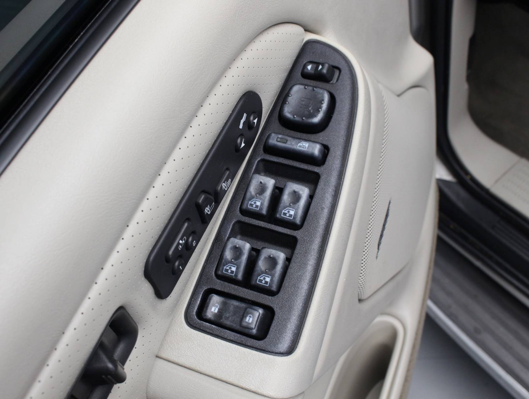 Florida Fine Cars - Used CADILLAC ESCALADE EXT 2004 WEST PALM BASE