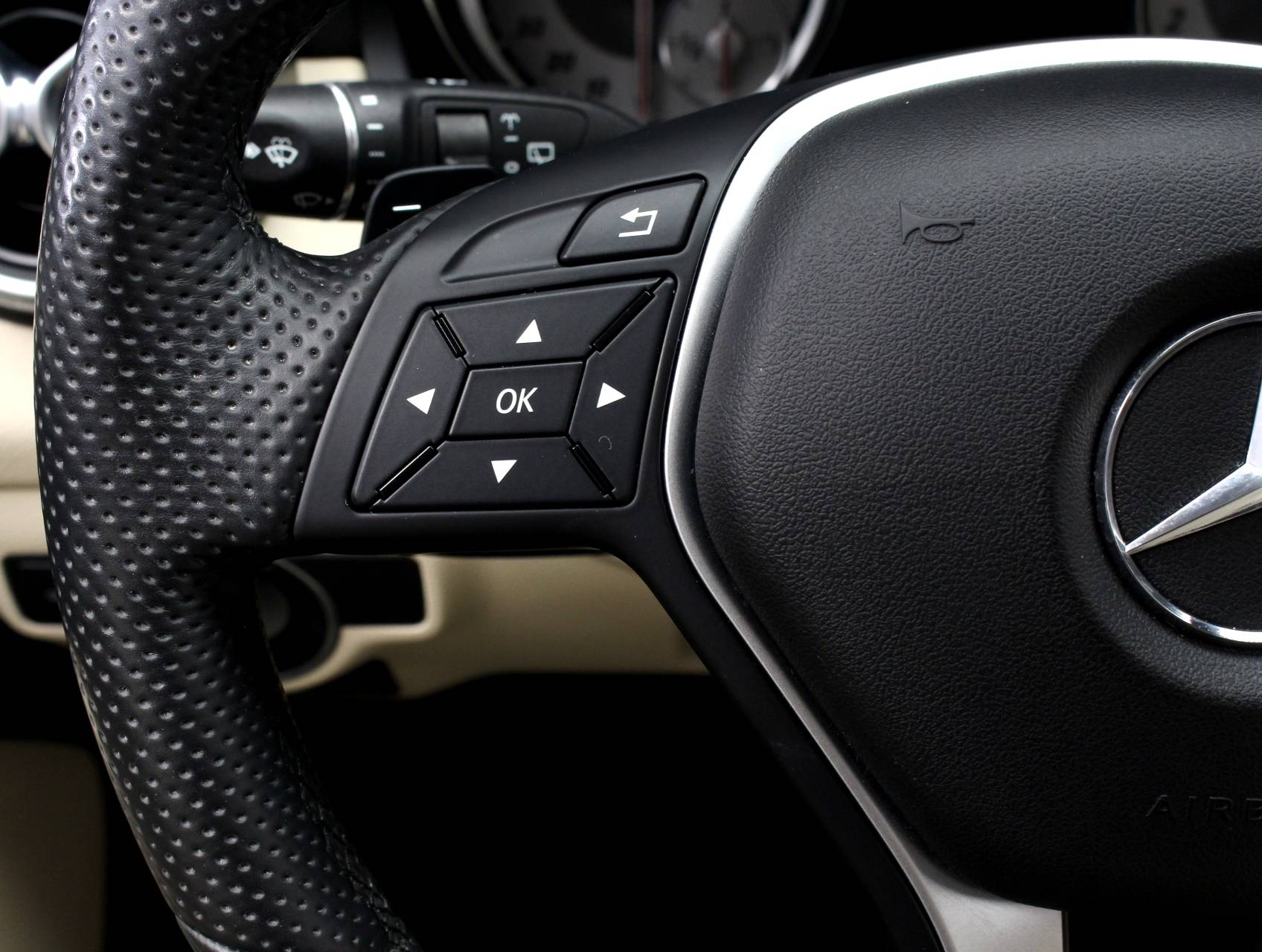 Florida Fine Cars - Used MERCEDES-BENZ GLA CLASS 2015 WEST PALM GLA250 4MATIC SPORT