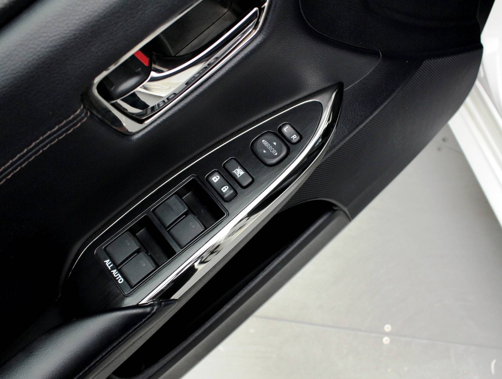 Used 2015 TOYOTA AVALON Xle for sale in MARGATE | 89420