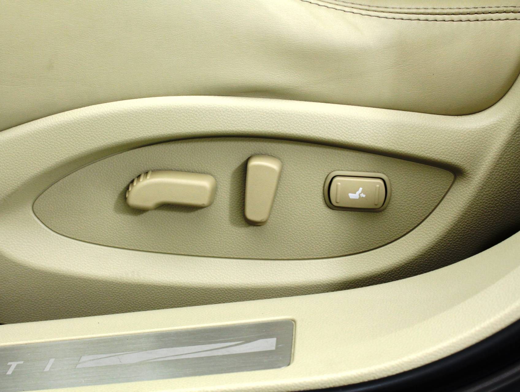 Florida Fine Cars - Used INFINITI FX37 2013 MIAMI 