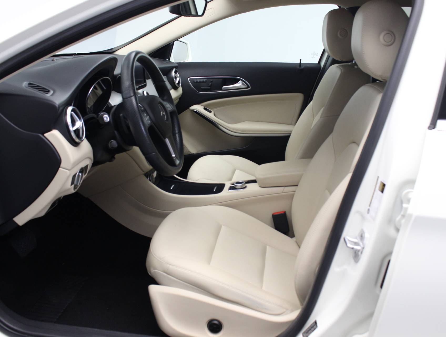 Florida Fine Cars - Used MERCEDES-BENZ GLA CLASS 2015 MIAMI Gla250 4matic Sport