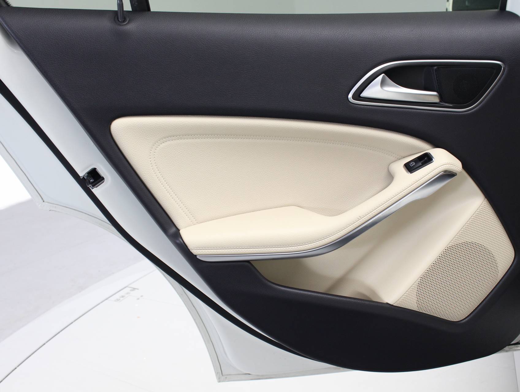 Florida Fine Cars - Used MERCEDES-BENZ GLA CLASS 2015 MIAMI Gla250 4matic Sport