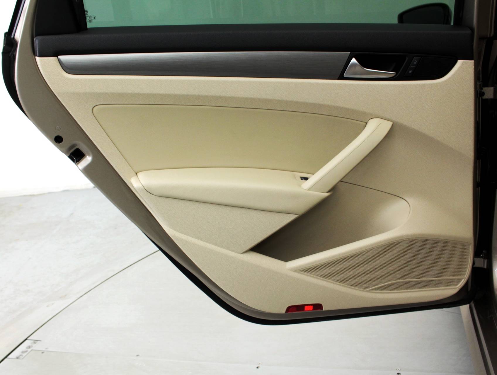 Florida Fine Cars - Used VOLKSWAGEN PASSAT 2015 MIAMI Tdi Se