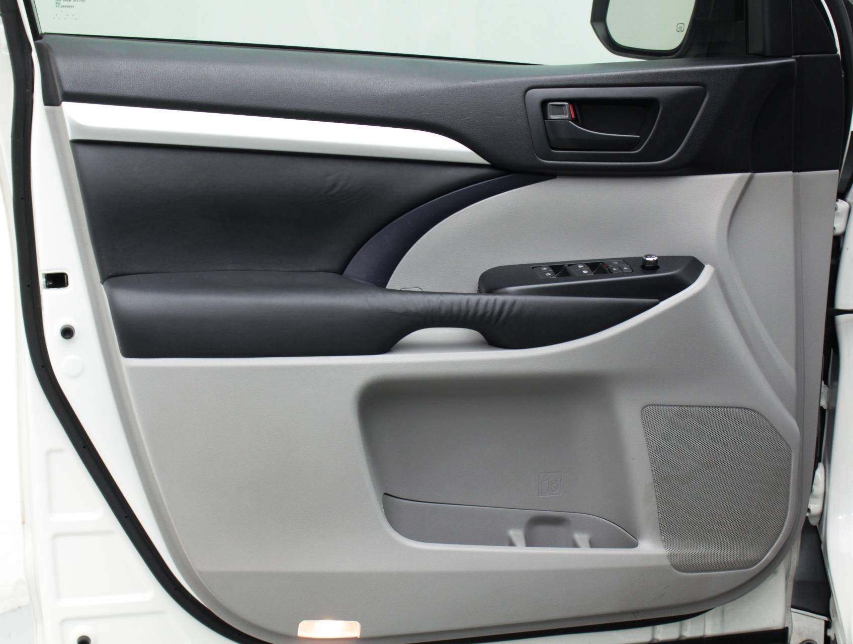 Florida Fine Cars - Used TOYOTA HIGHLANDER 2015 MIAMI Le Plus V6