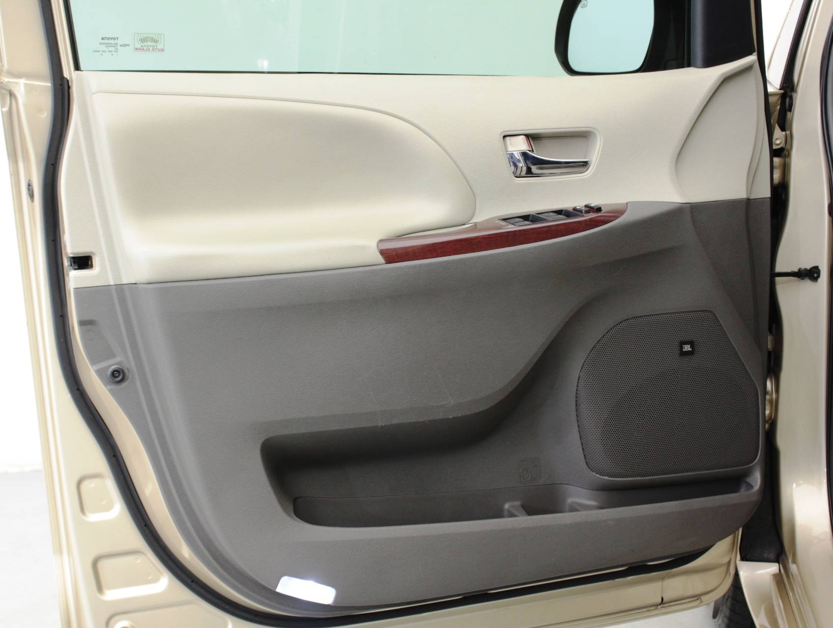 Florida Fine Cars - Used TOYOTA SIENNA 2012 MIAMI Xle