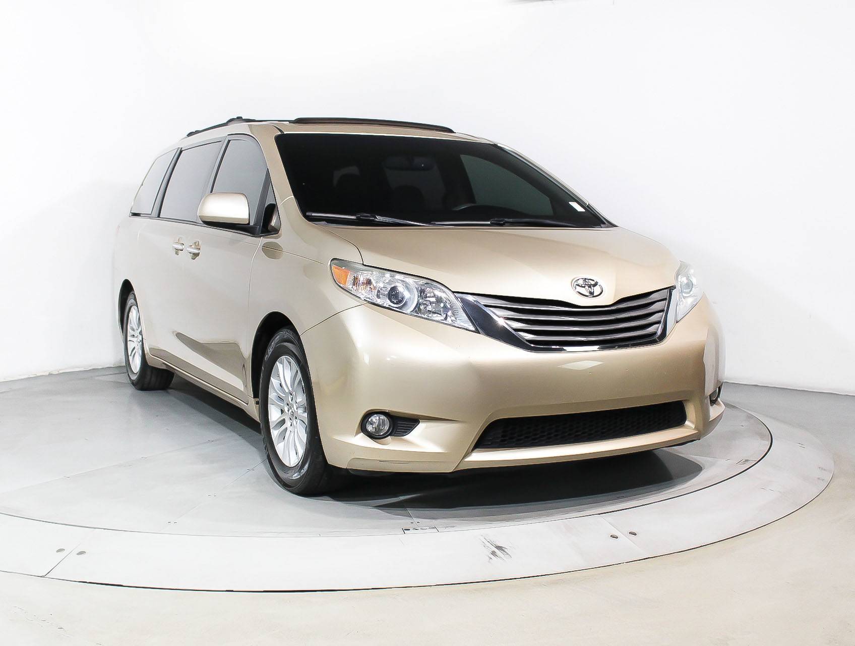 Florida Fine Cars - Used TOYOTA SIENNA 2012 MIAMI Xle