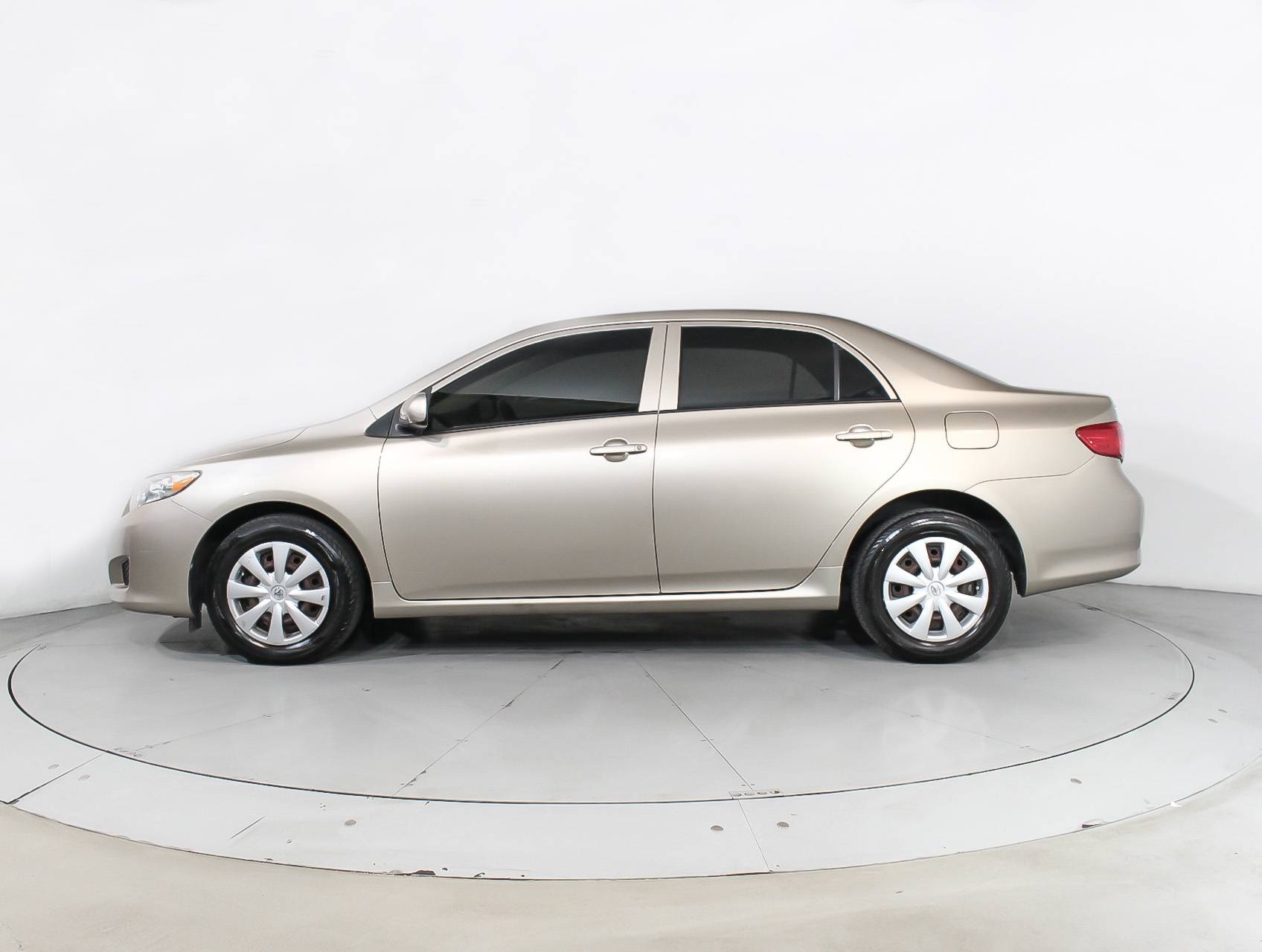 Florida Fine Cars - Used TOYOTA COROLLA 2009 HOLLYWOOD Le