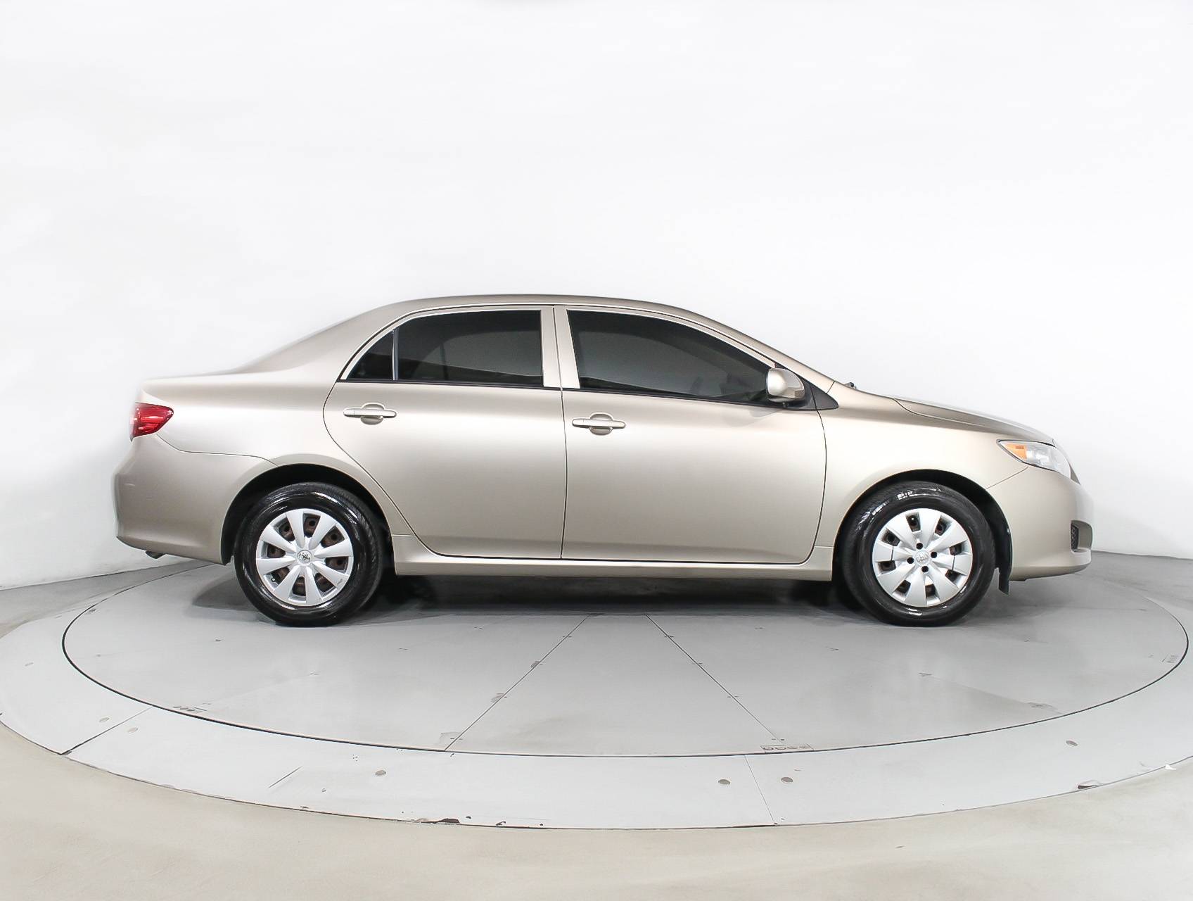 Florida Fine Cars - Used TOYOTA COROLLA 2009 HOLLYWOOD Le