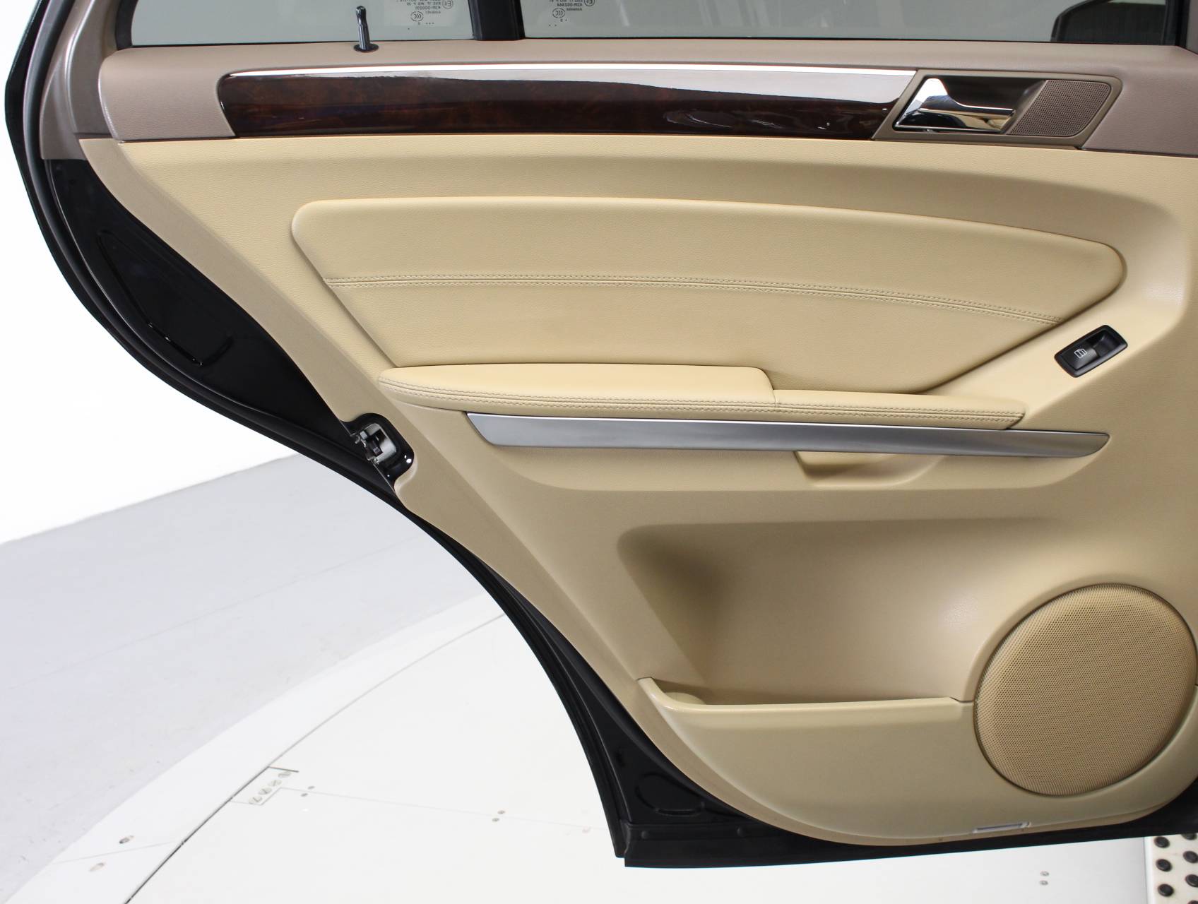 Florida Fine Cars - Used MERCEDES-BENZ M CLASS 2011 HOLLYWOOD ML350