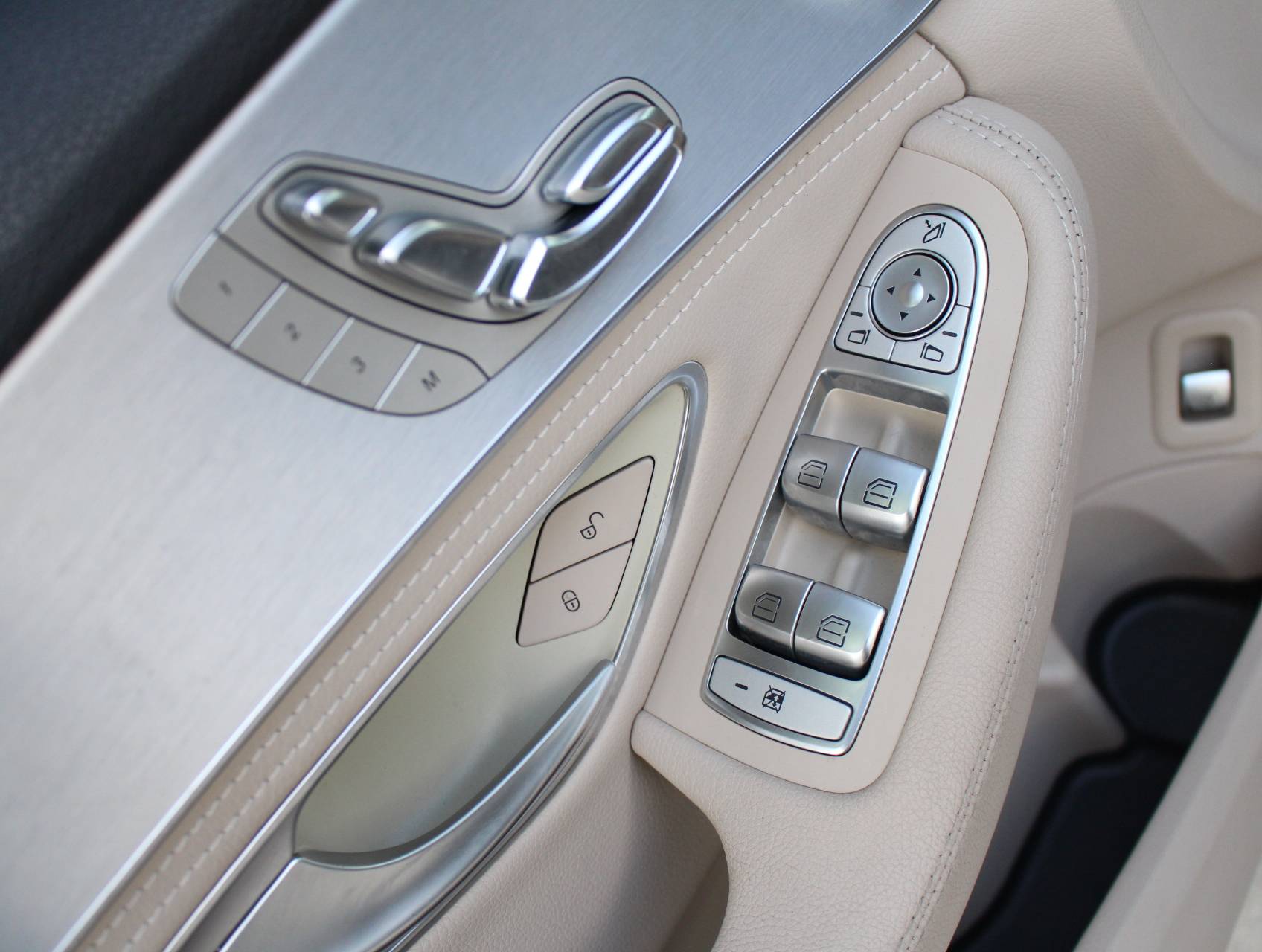 Florida Fine Cars - Used MERCEDES-BENZ C CLASS 2015 MARGATE C300